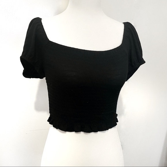 Lime Blue Tops - Black shirred puff sleeve crop top
